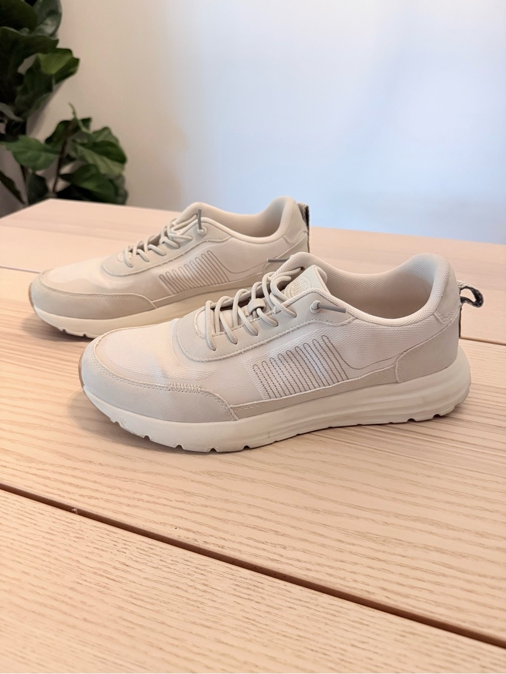 HEYDUDE Sirocco Alta Essentials Mens 11 Light Grey White Sneakers